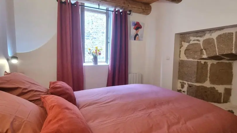 1er étage : chambre n°1 - 1 lit 140.