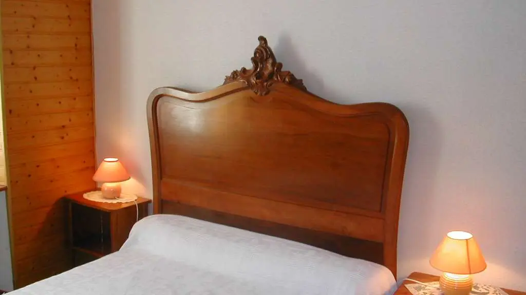 Chambre 1 avec lavabo Lit en 140cm