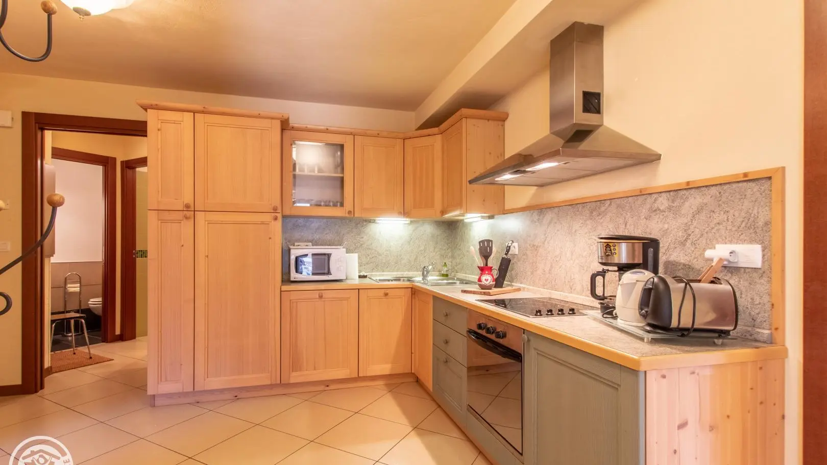 Cuisine et accès pièces d'eau