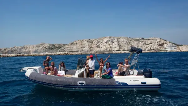 Boat privatization A special day : experience your Bachelor / Bachelorette party at sea