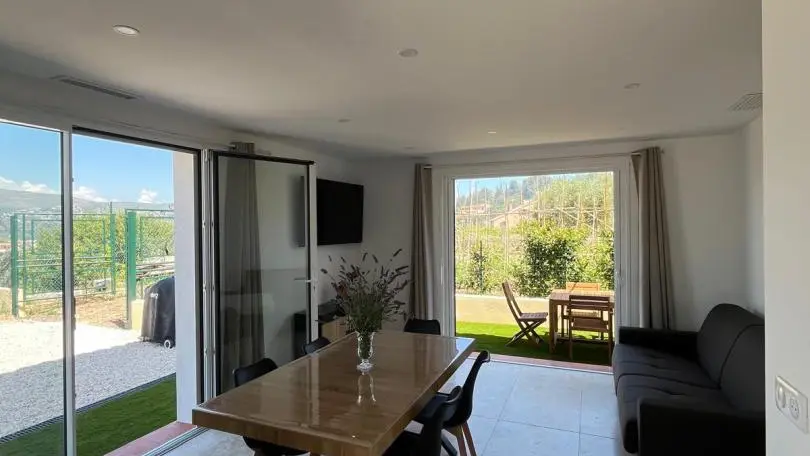 Gîte Le Mercantour-Séjour-Espace repas-Gîtes de France Alpes-Maritimes