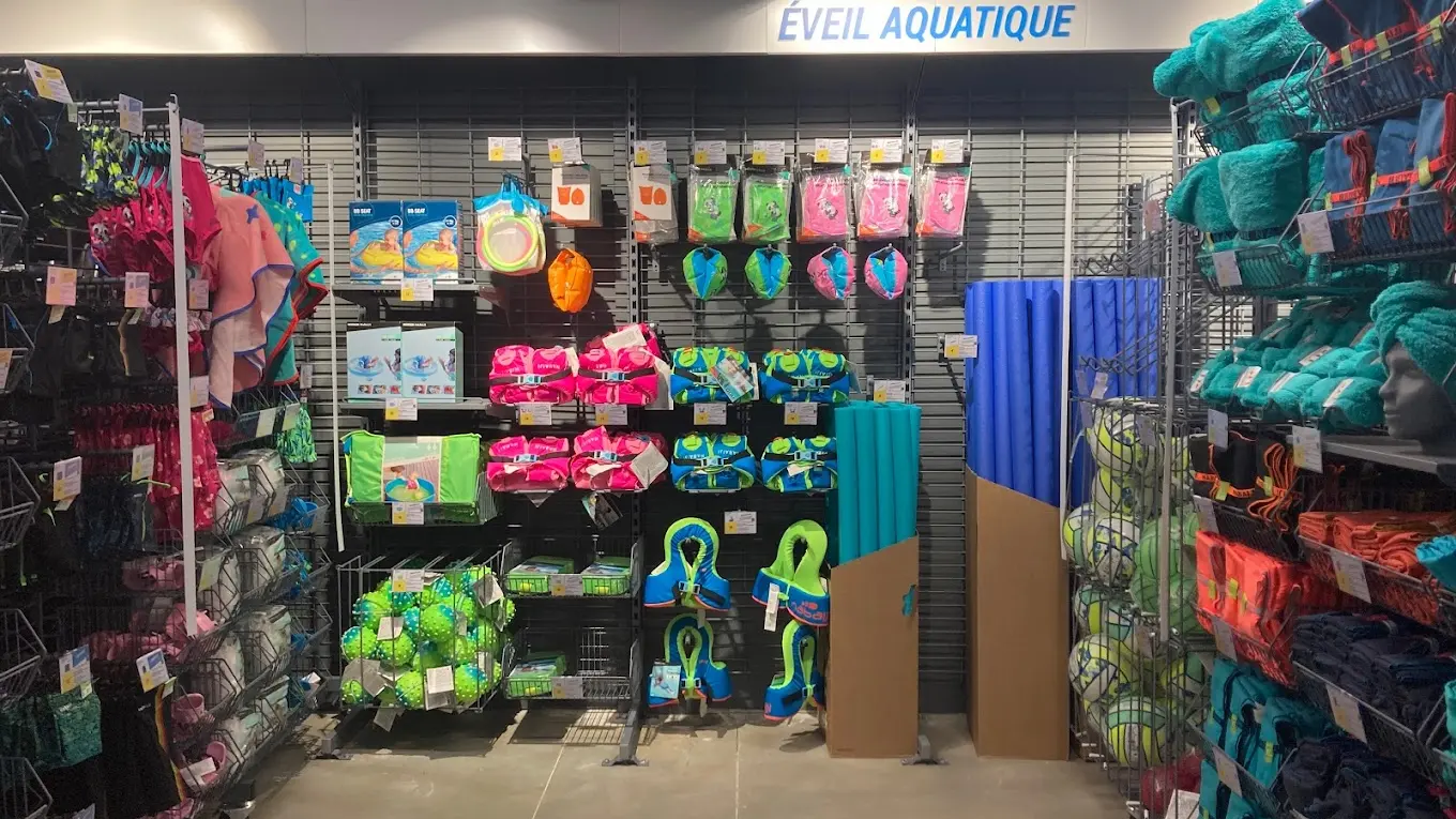 Rayon de produits dans le magasin