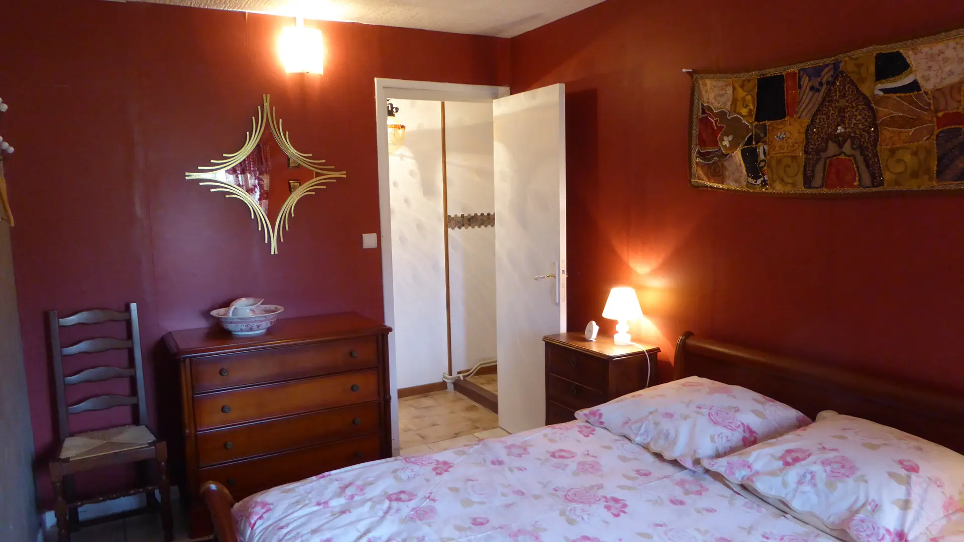 Chambre avec lit 140
