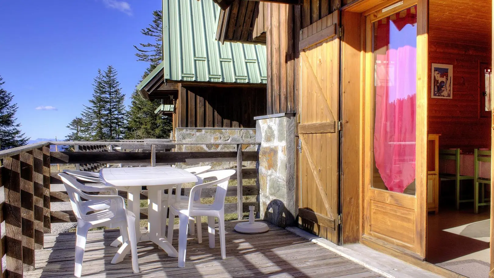 Gîte Pin-La terrasse-La Bollène-Vésubie-Gîtes de France des Alpes-Maritimes