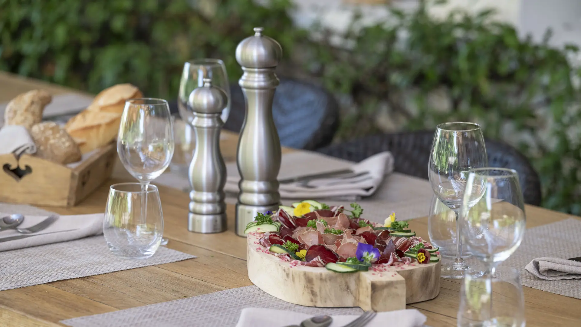 apéritif sous la pergola