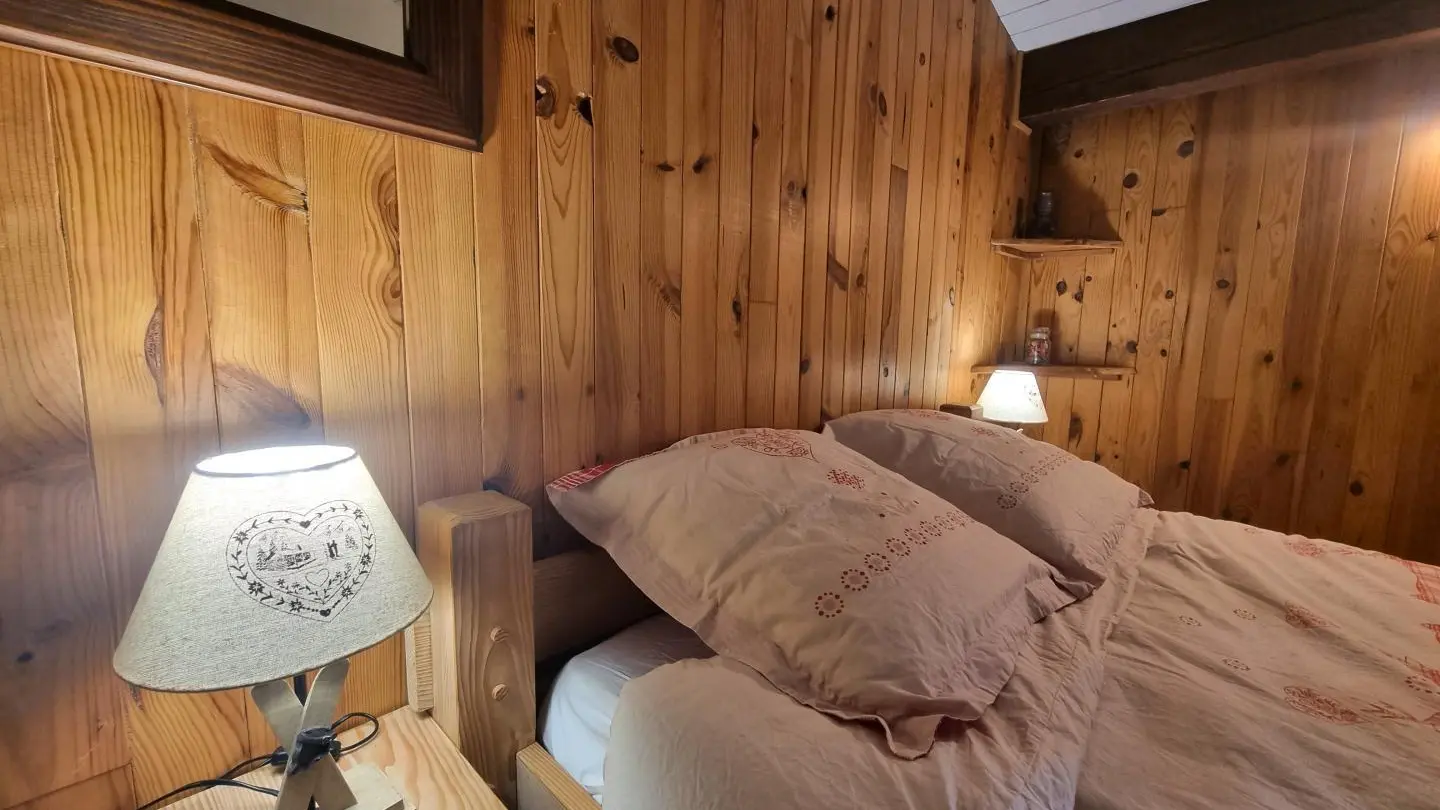 Chambre 1 : 1 lit 140.