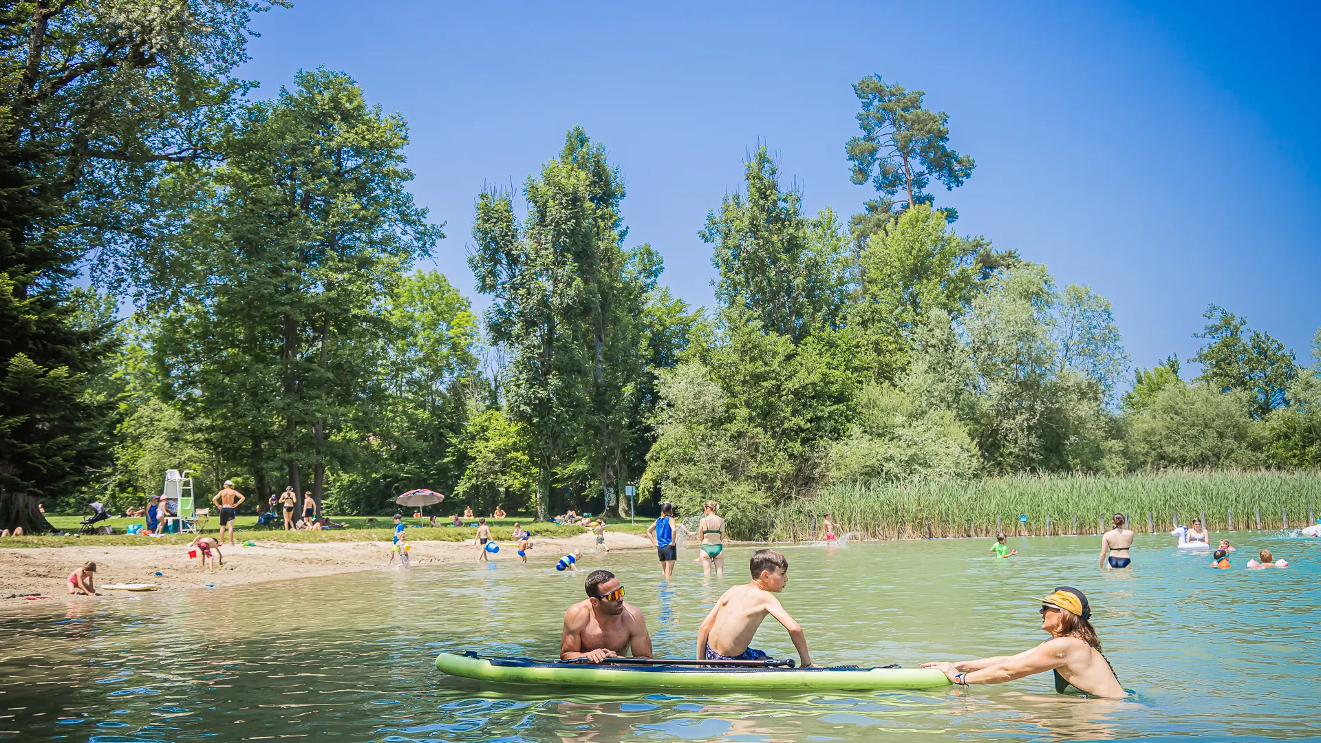 Paddle sur la plage de Bon vent