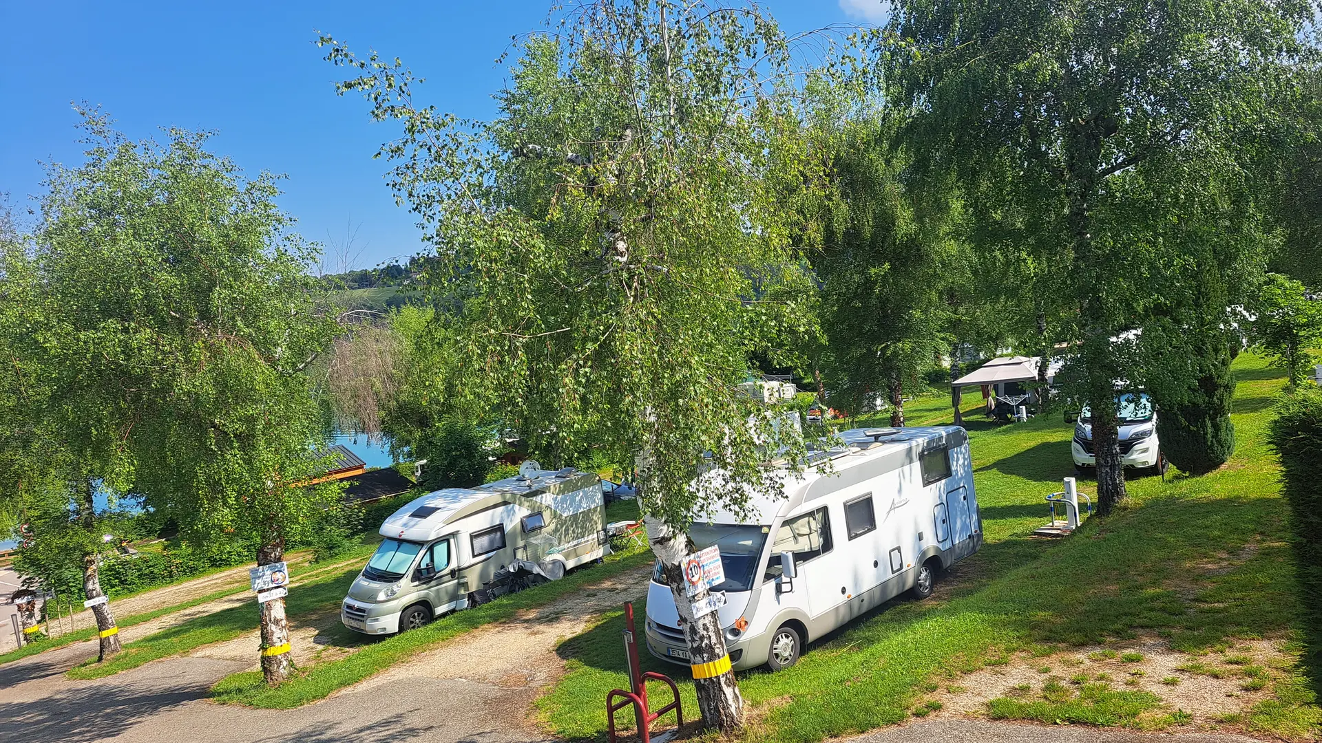 Les allées du camping