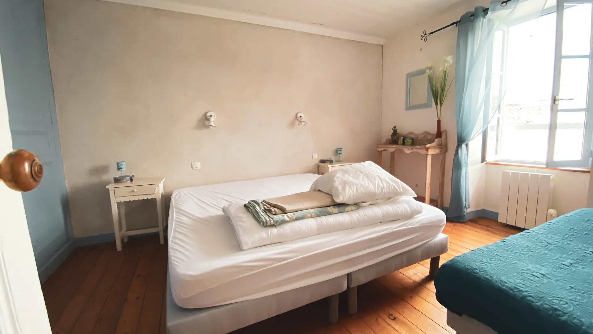 Habitación 2 con cama king size y un cama individual