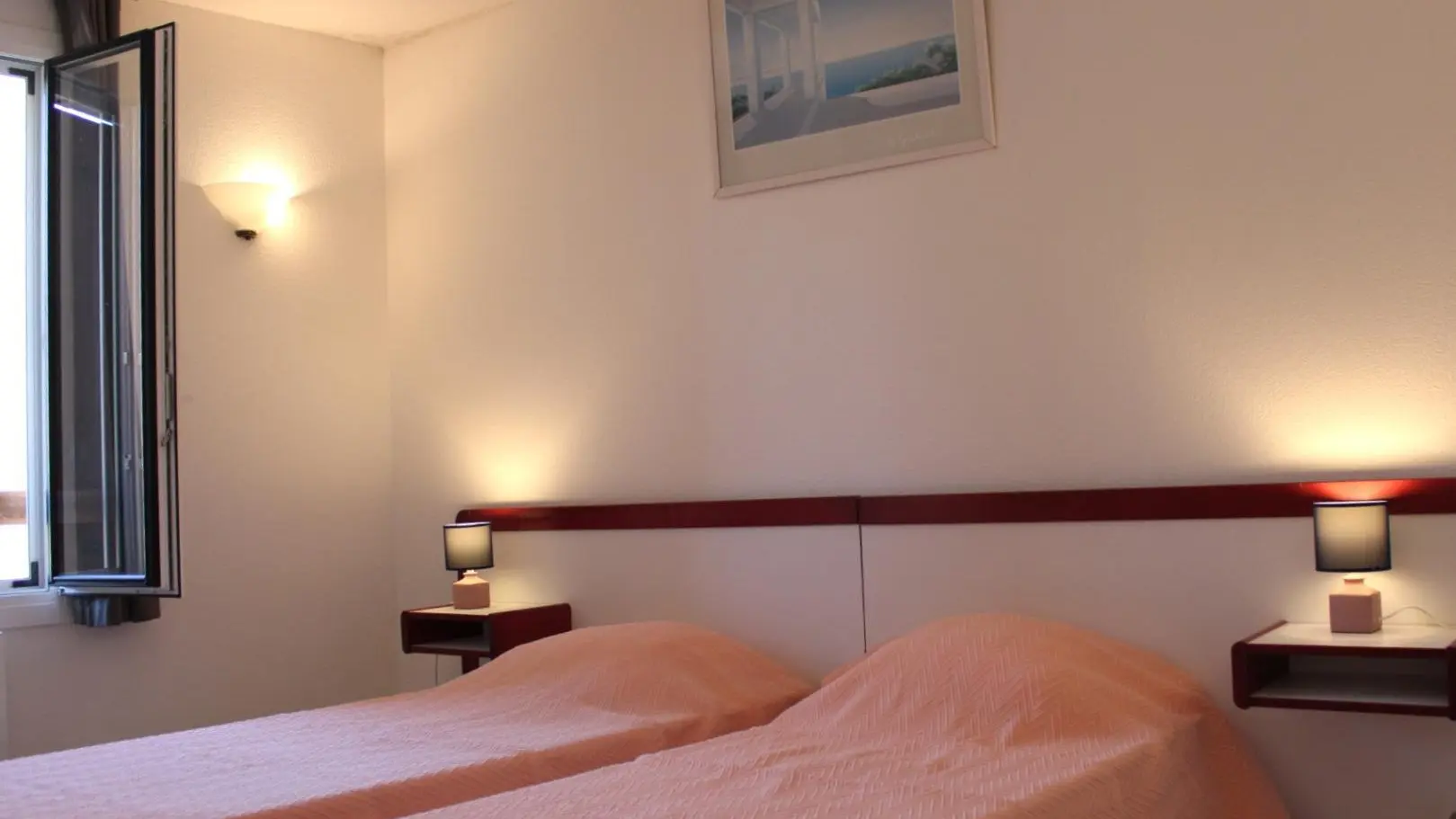 L'Escaou Très-Chambre 2 lits jumeaux-Coursegoules-Gîtes de France Alpes Maritimes