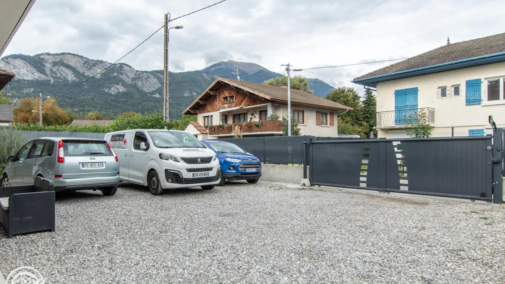 Parking commun gîte et propriétaires