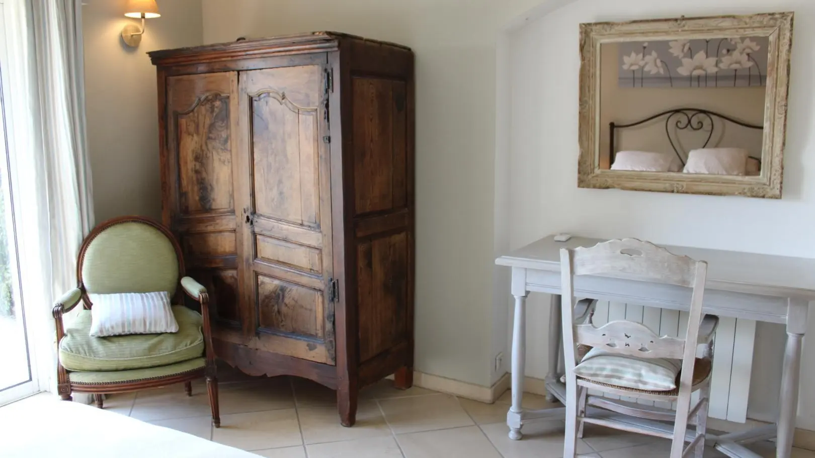 Gîte Cueille la nuit - Coin bureau - Tourrettes sur Loup -Gîtes de France Alpes-Maritimes