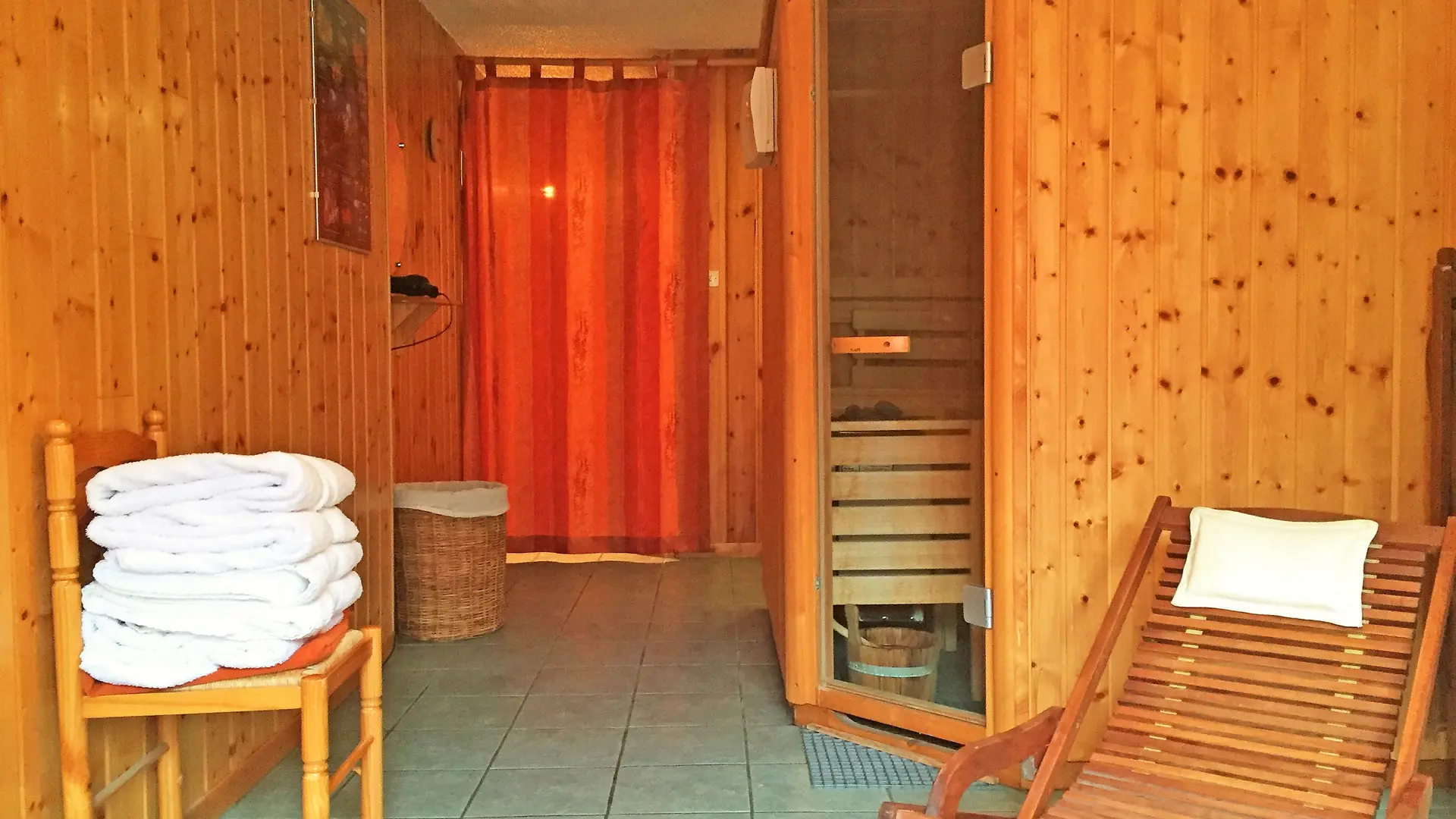 sauna et salle de détente