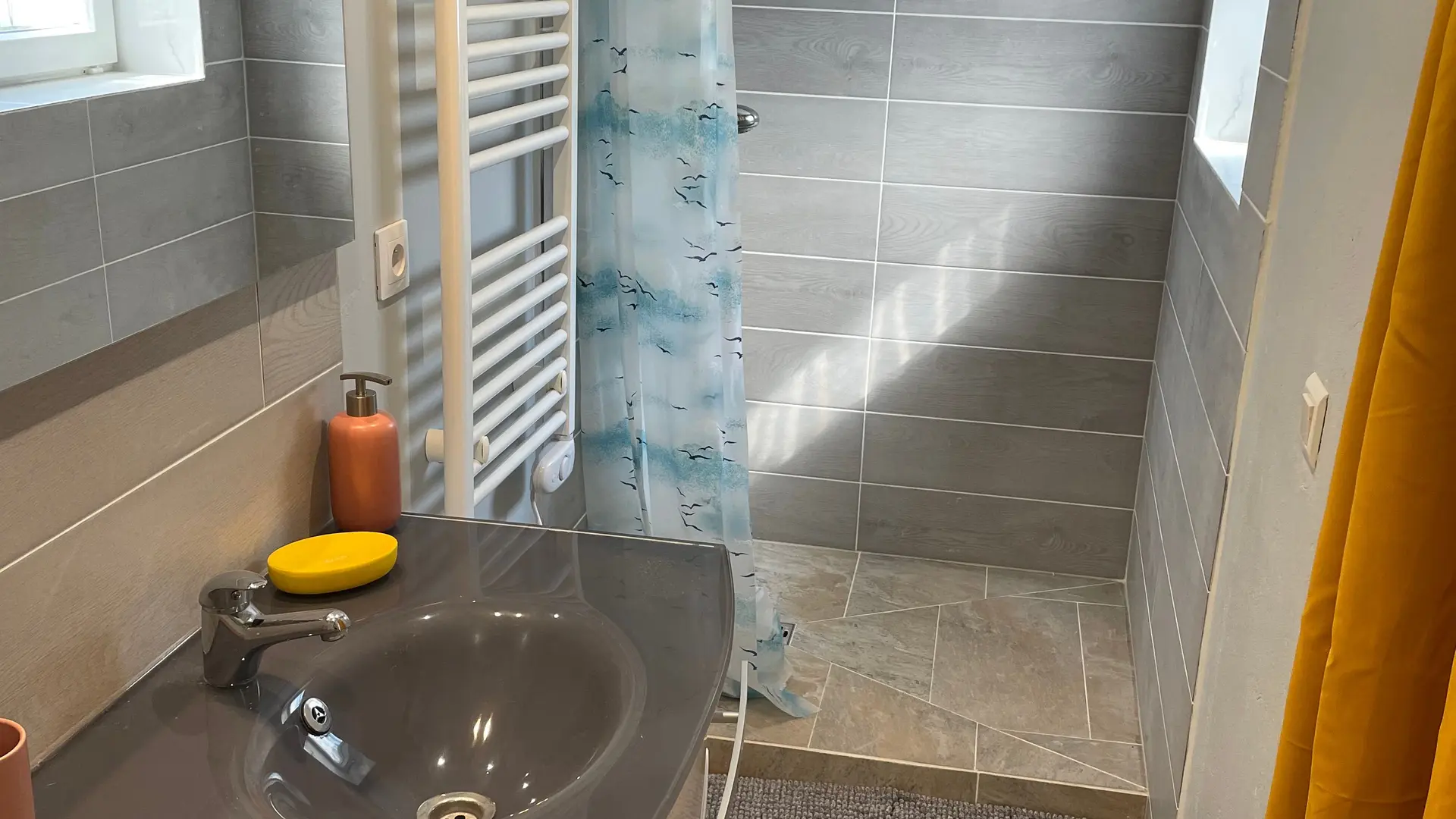 Salle de bain rez-de-chaussée