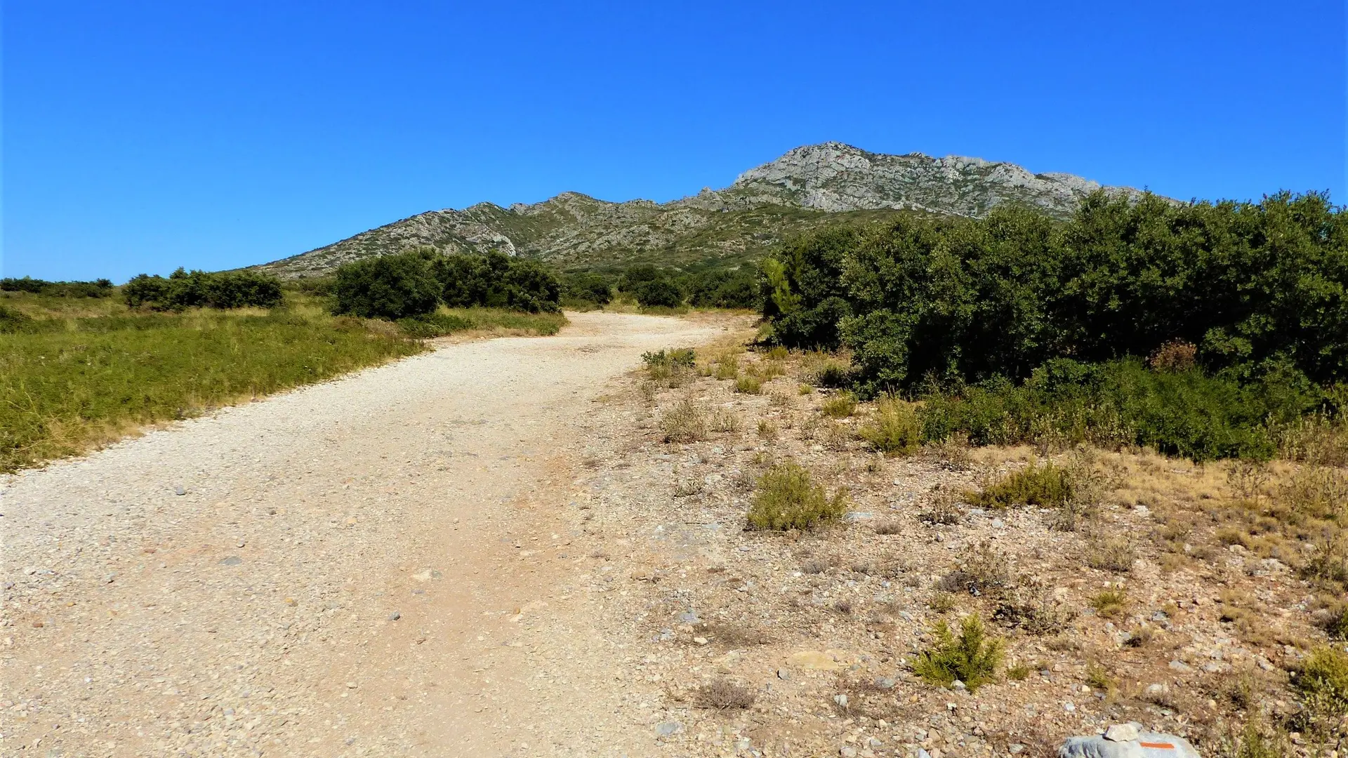 Chemin au pied des Opies