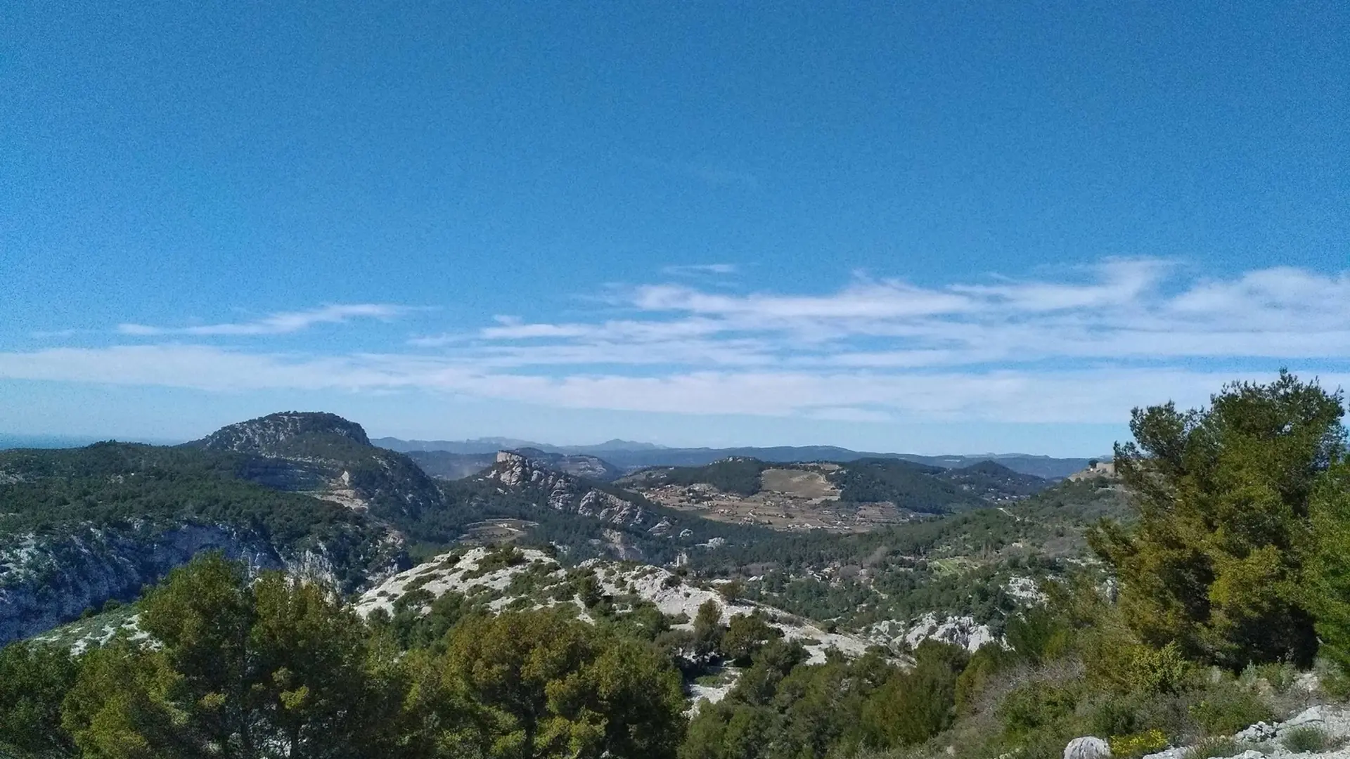 Panorama sur les collines aux alentours