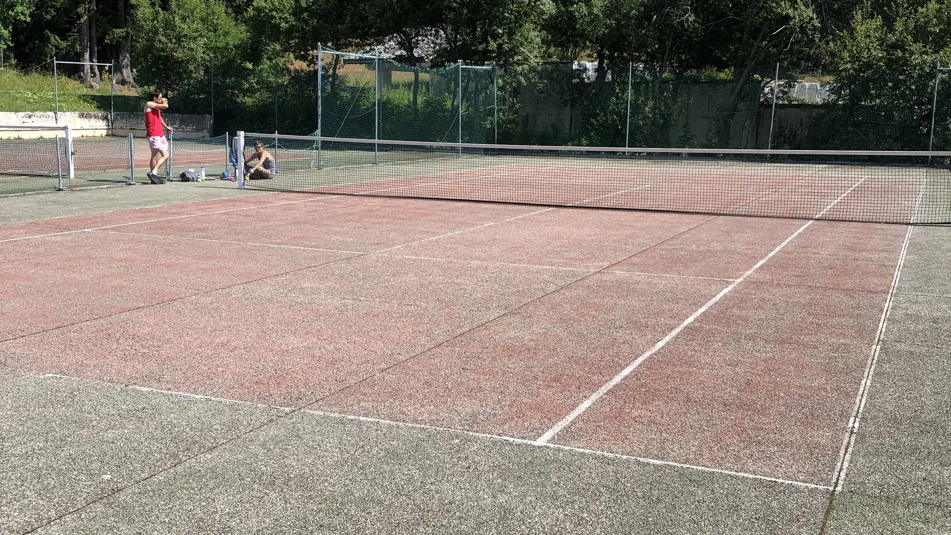 Tennis dans la résidence