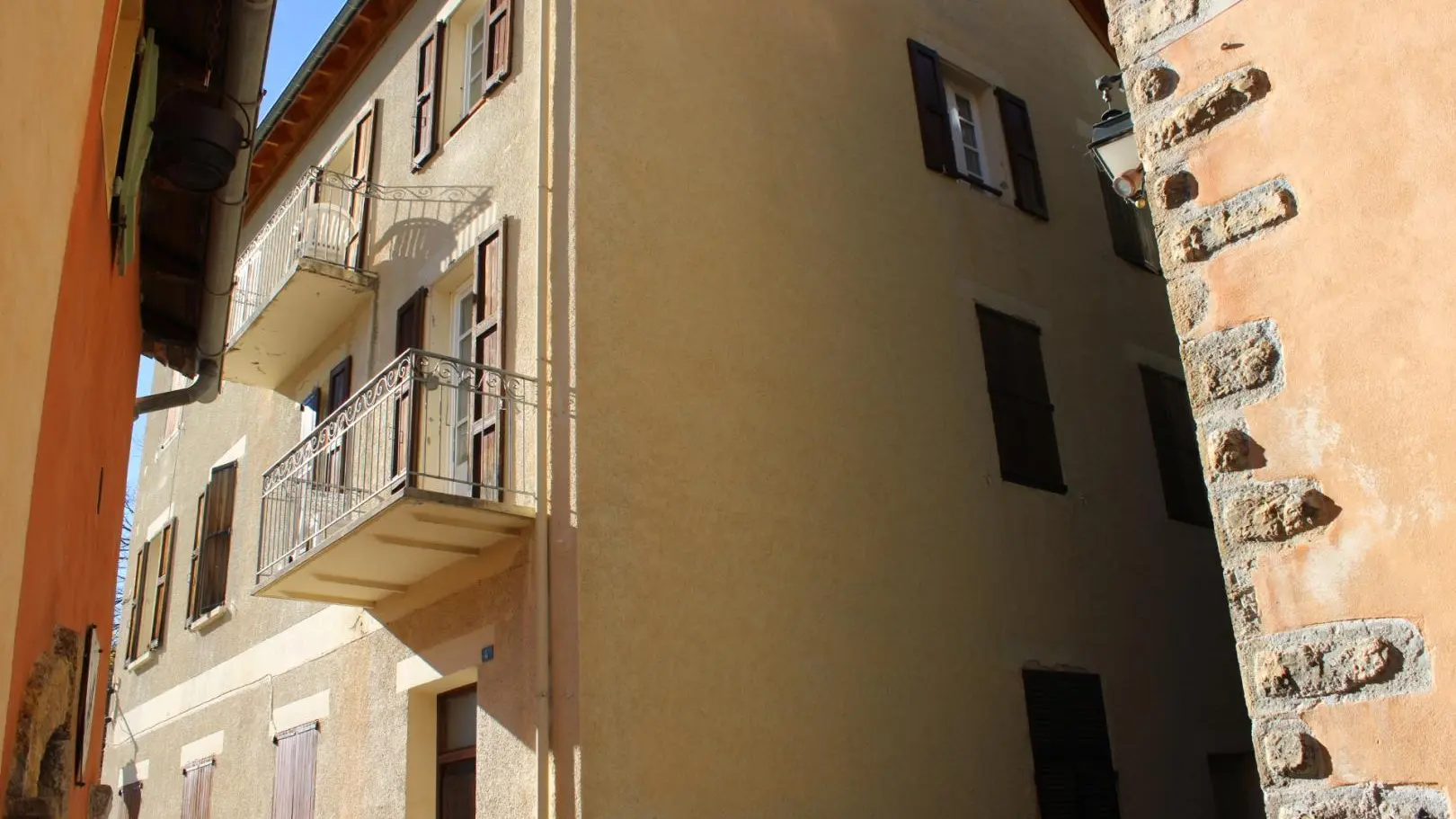 Le Péonien n°3-Vue du Bâtiment-Péone-Gîtes de France des Alpes-Maritimes