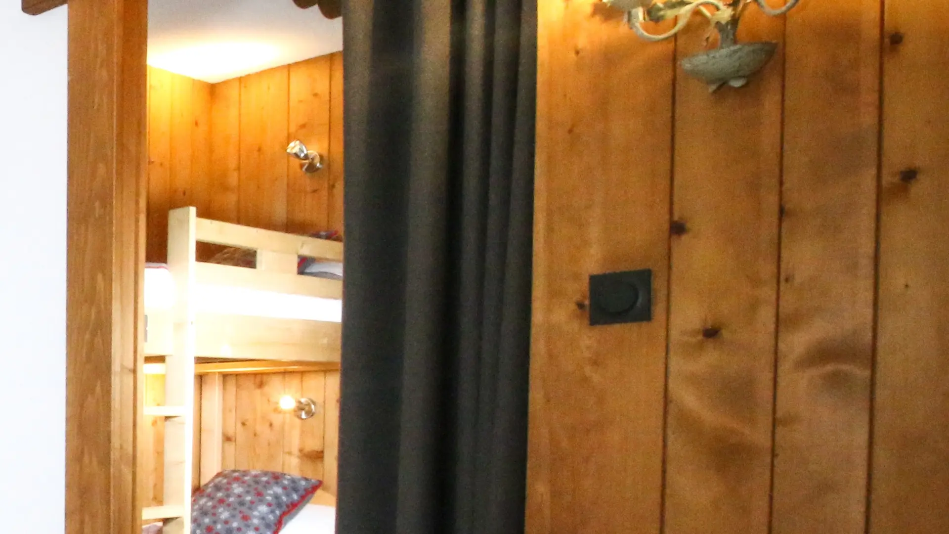 Chambre avec lits superposés