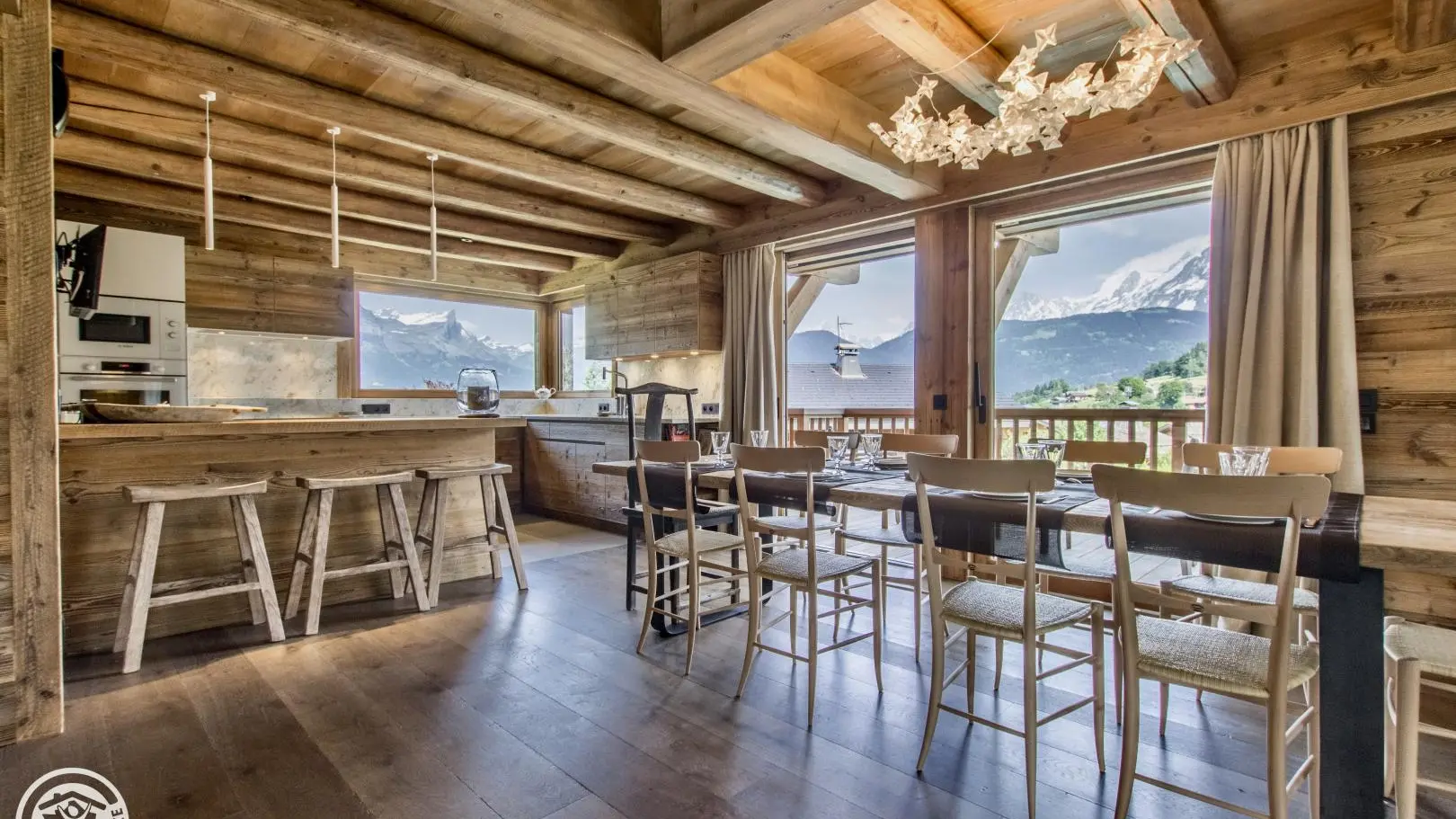 le bar et la salle à manger