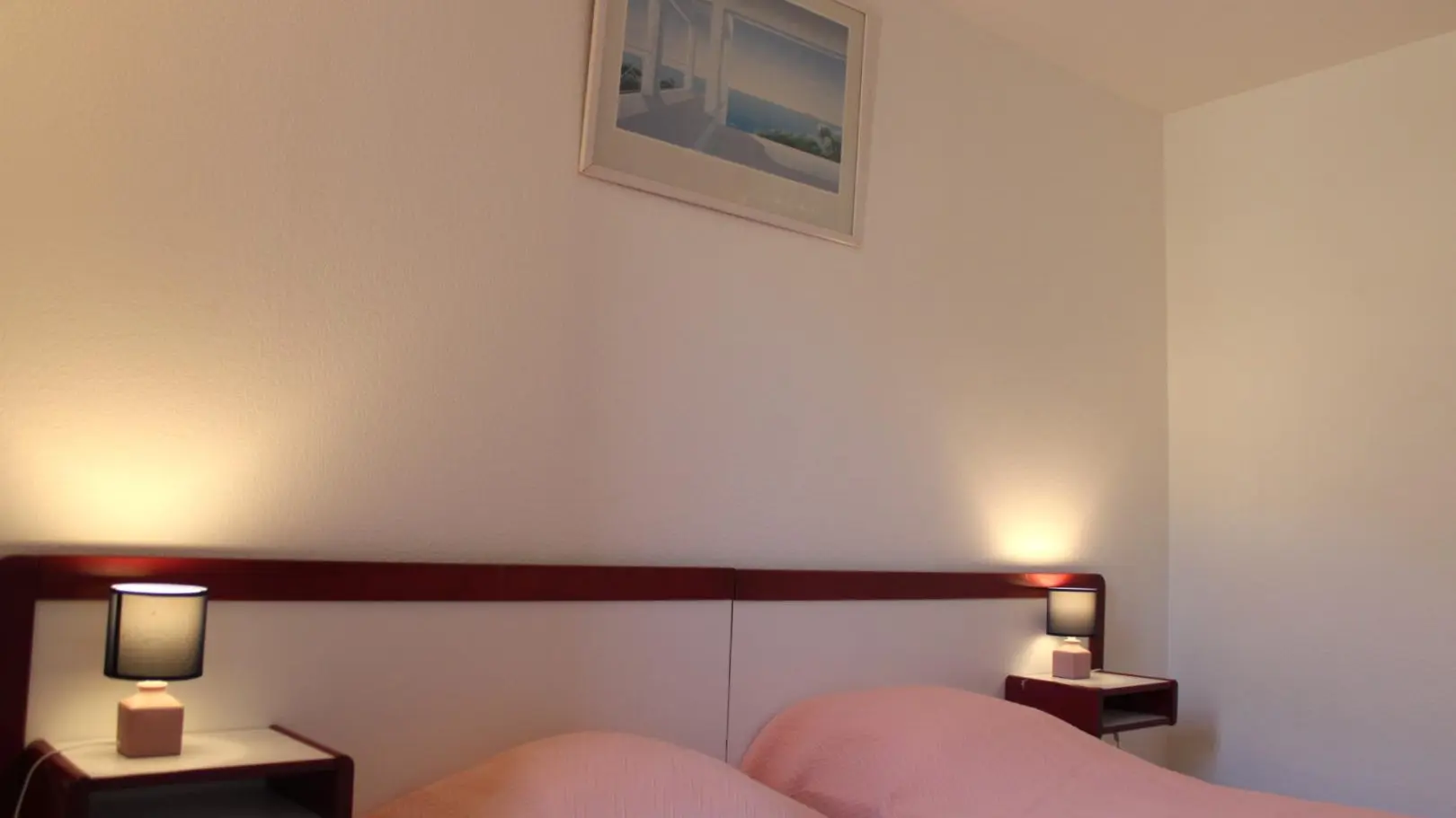 L'Escaou Très-Chambre 2 lits jumeaux-Coursegoules-Gîtes de France Alpes Maritimes