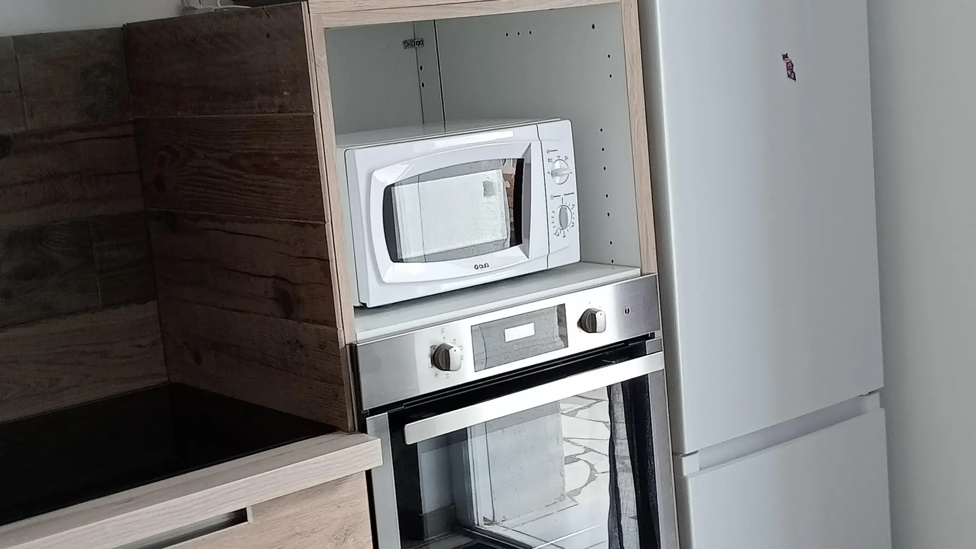 Fitted kitchen