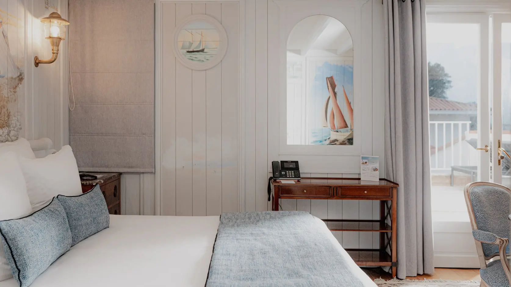 Chambre avec lit double