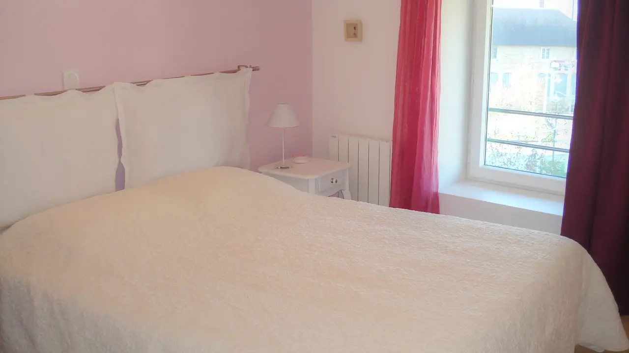 Chambre Rosalie , lit double
gîte entre-soi