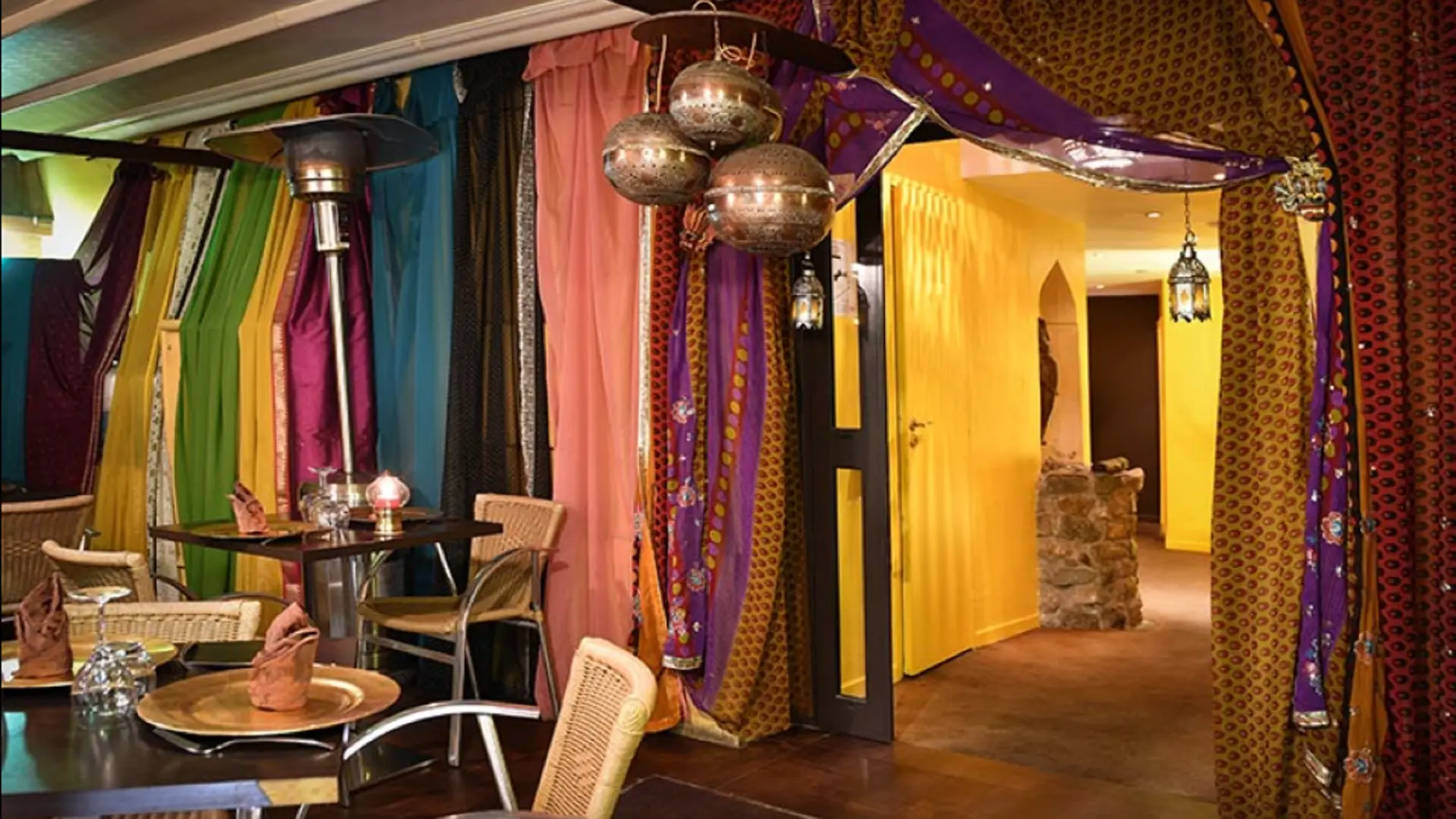 Intérieur du restaurant le Taj