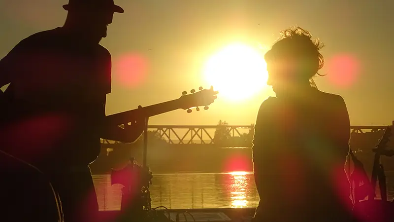 Dîner concert, soleil couchant
