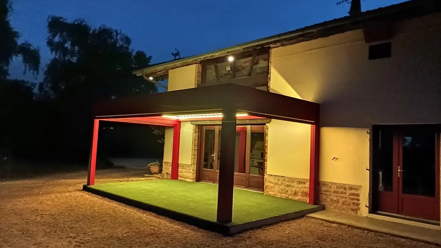 Nouvelle terrasse bioclimatique de notre Table d'Hôtes