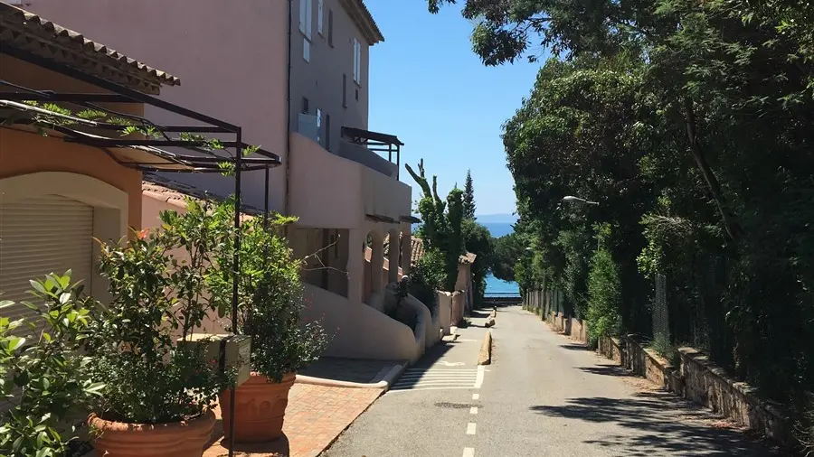 Accès plage de la Villa Mme CAZALI