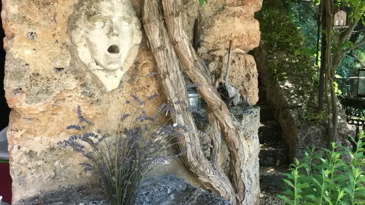 Les vieilles pierres que nous aimons