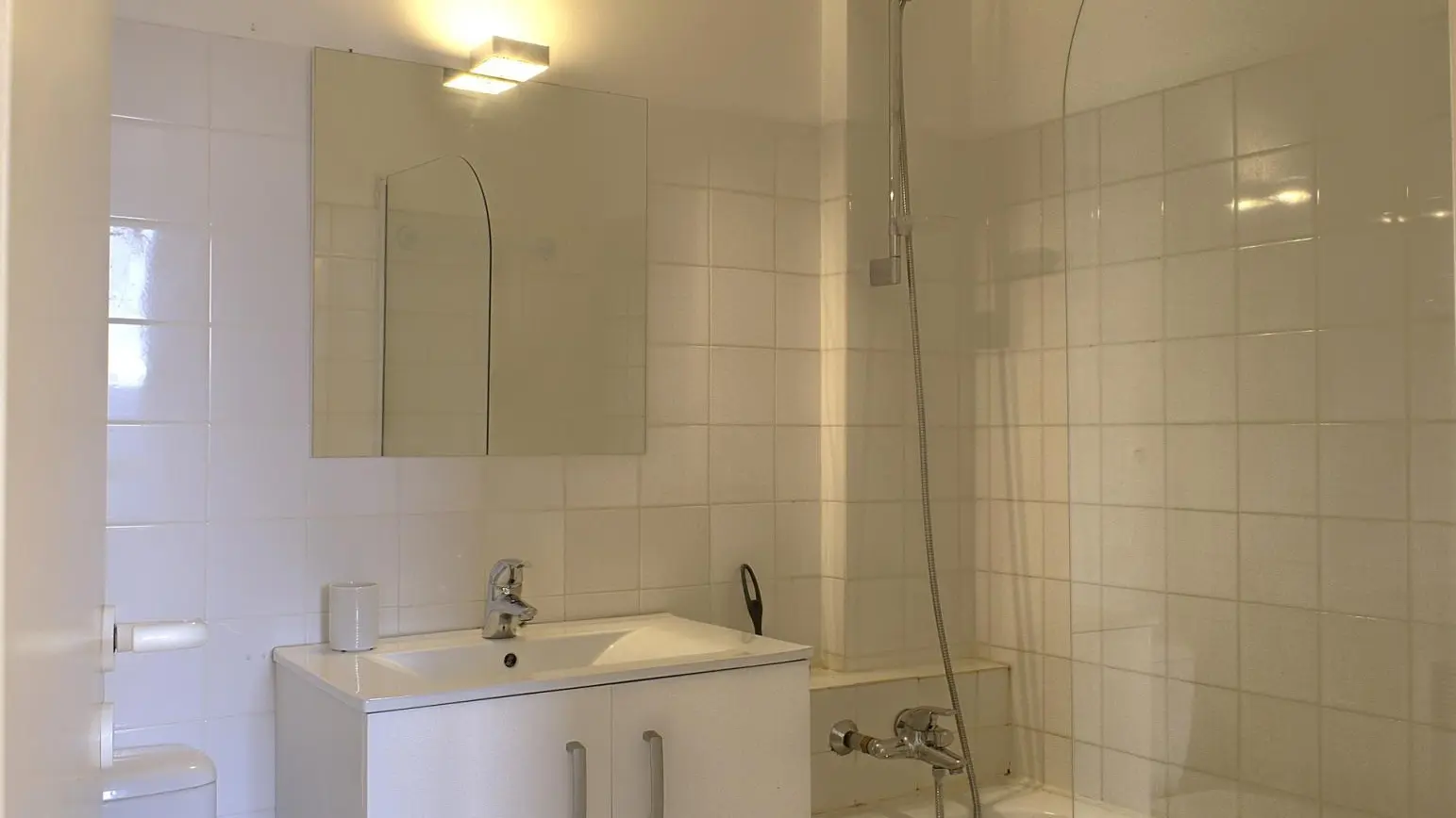 L'Escaou Très-Salle de bain 2-Coursegoules-Gîtes de France Alpes Maritimes