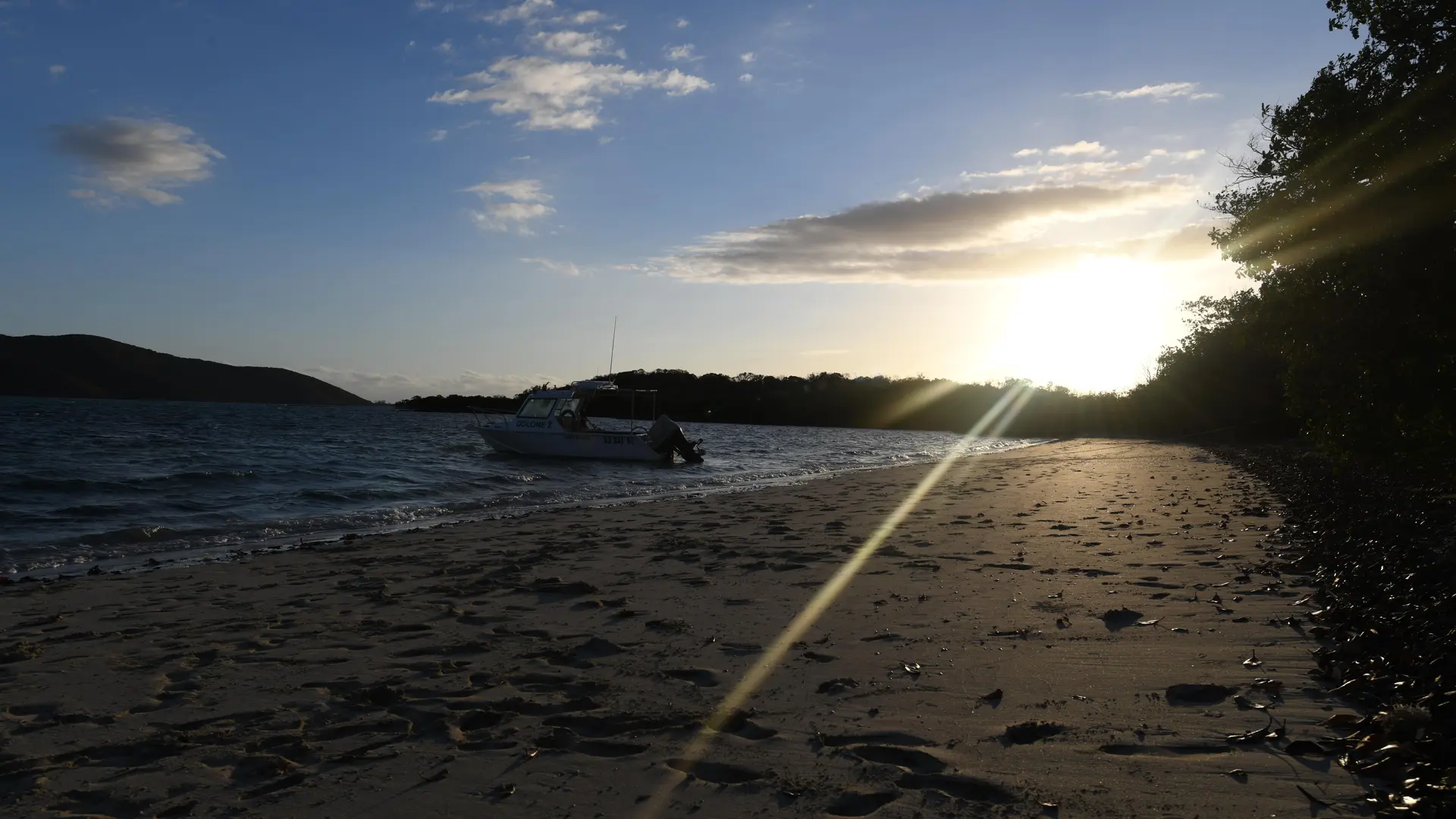 plage, relais de golone, poum, grand nord