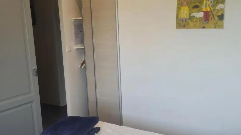 Gîte Le Clos du Noyer Renard-Chambre avec 2 lits 90x200-La Gaude-Gîtes de France Alpes-Maritimes