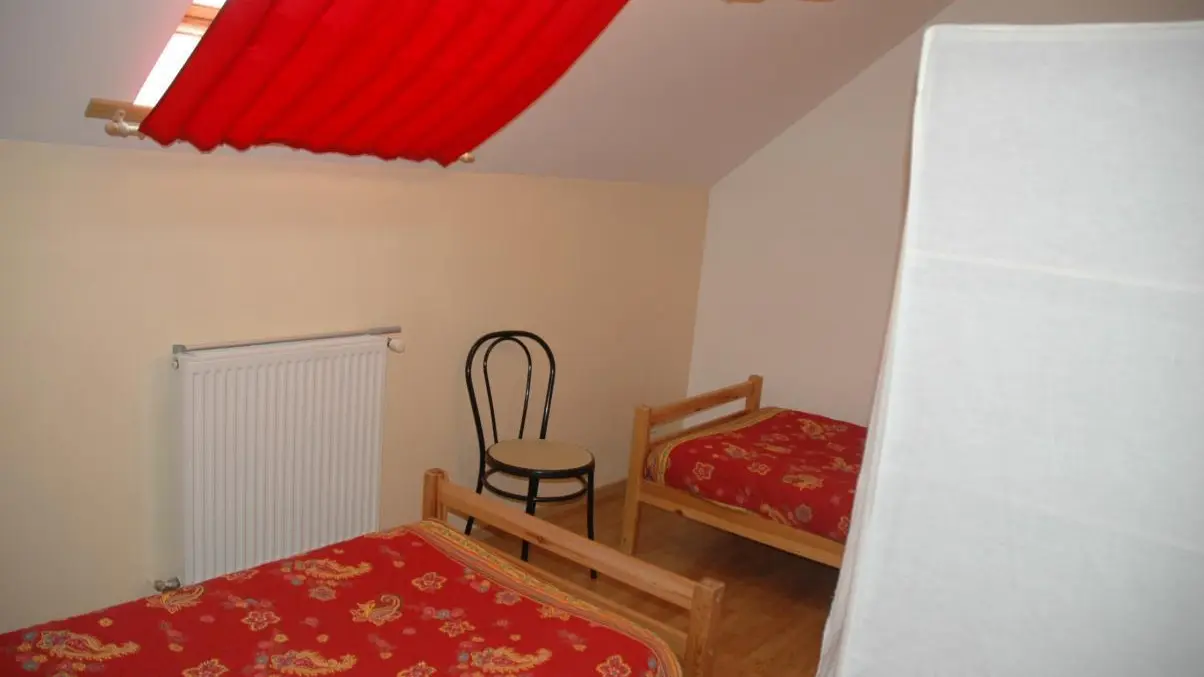 Les linges de lit, de toilette et de maison (torchons, tapis de bain...) sont compris dans le prix de la location.