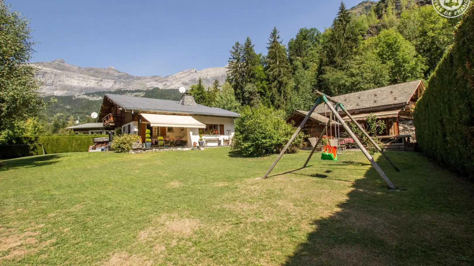 Gîte (à droite) - logement propriétaire + autre gîte dans la maison à gauche