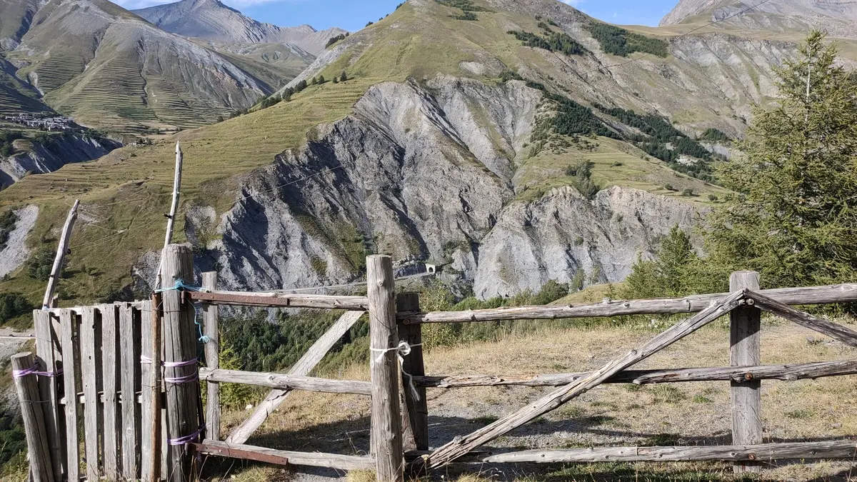 La vue depuis le chemin des Vernois / GR50 et 54