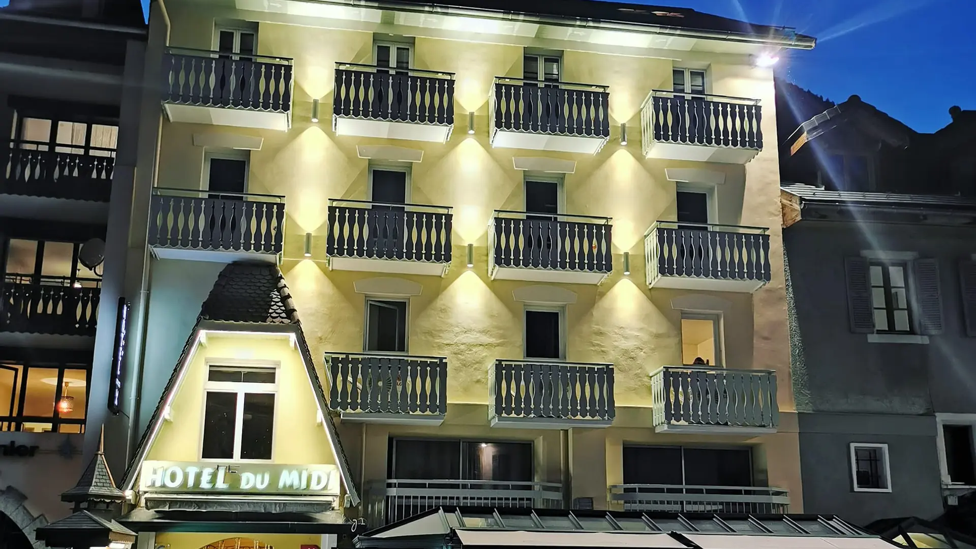 Vue façade hôtel