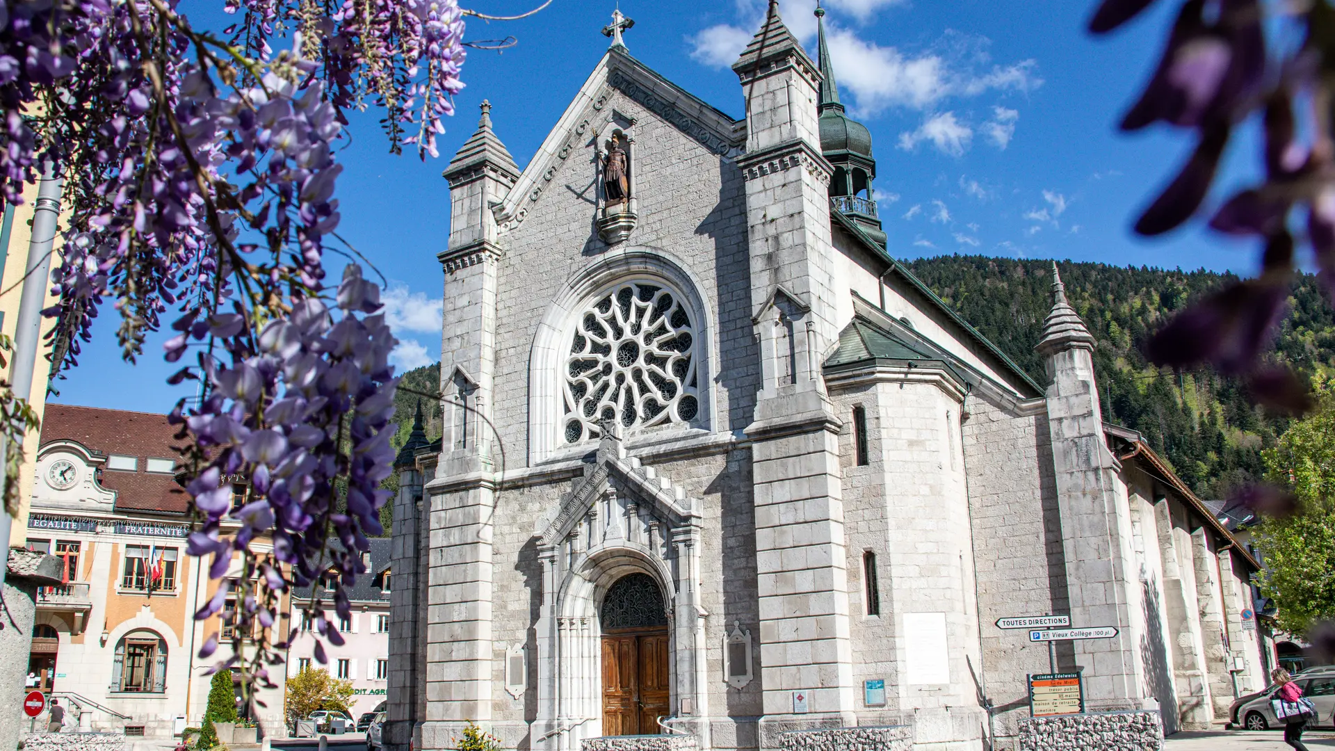 Eglise Sant-Maurice de Thônes, dans les Alpes en Haute-Savoie