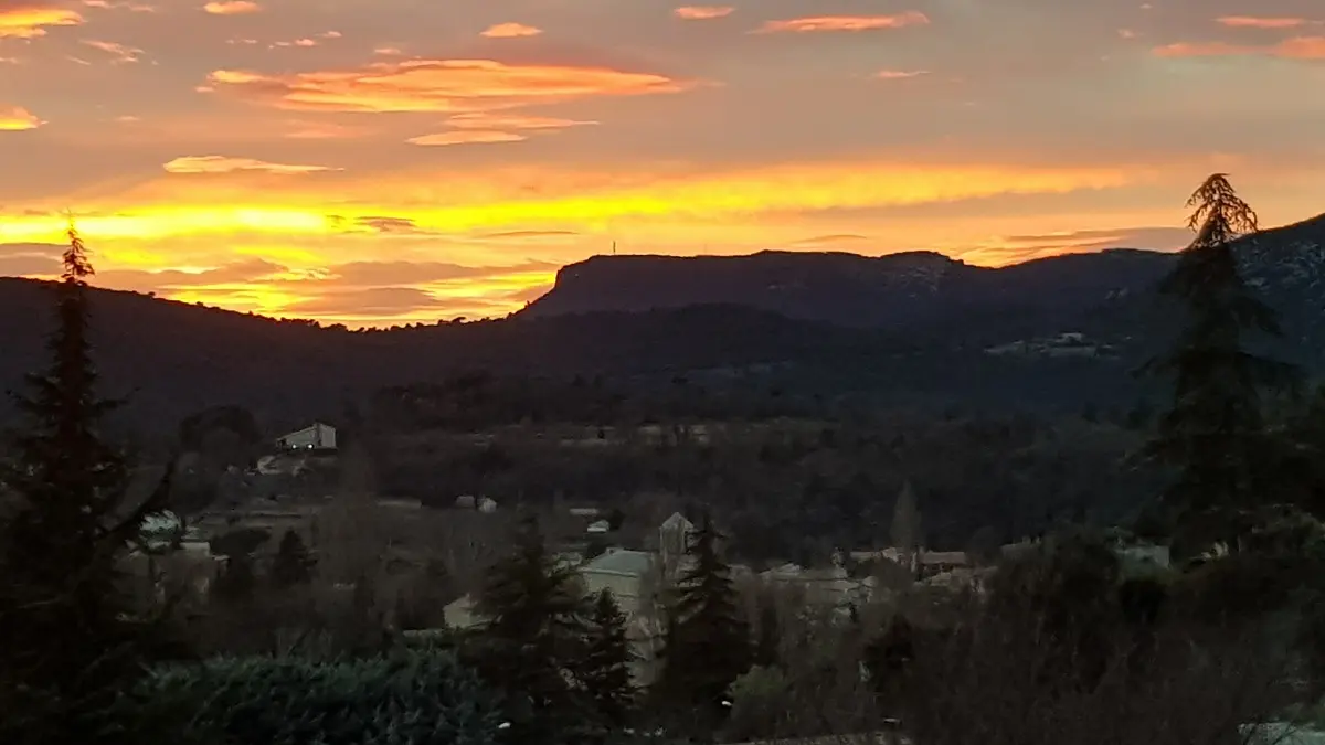 Coucher de soleil au gîte du Rocher