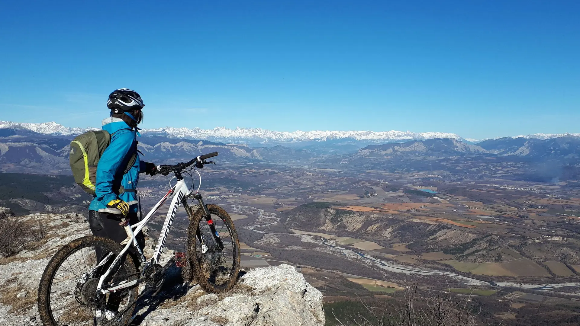 Panorama depuis la montagne de St-Cyr