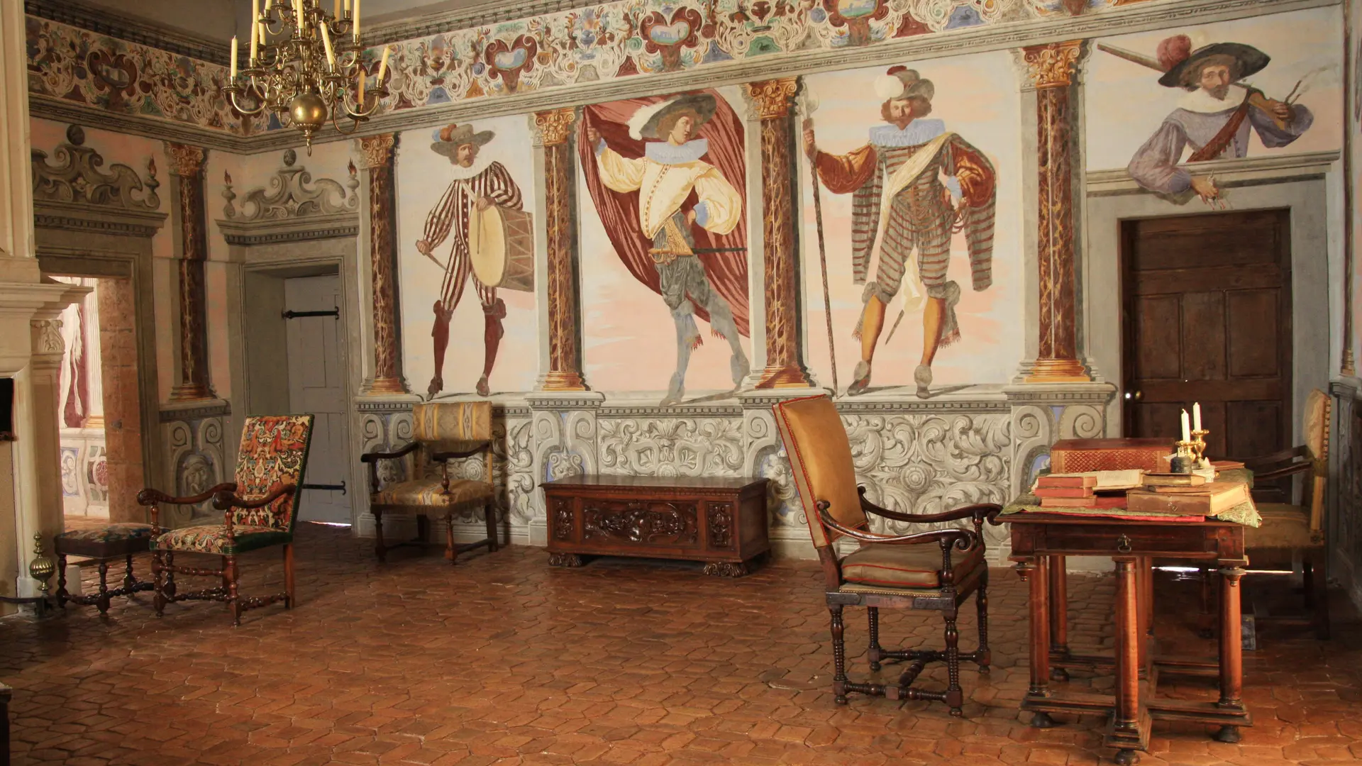 Salle avec fresques