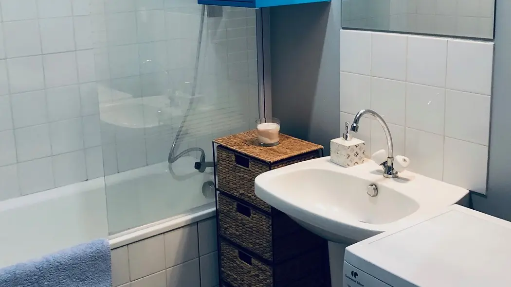 Salle de bain côté rue
