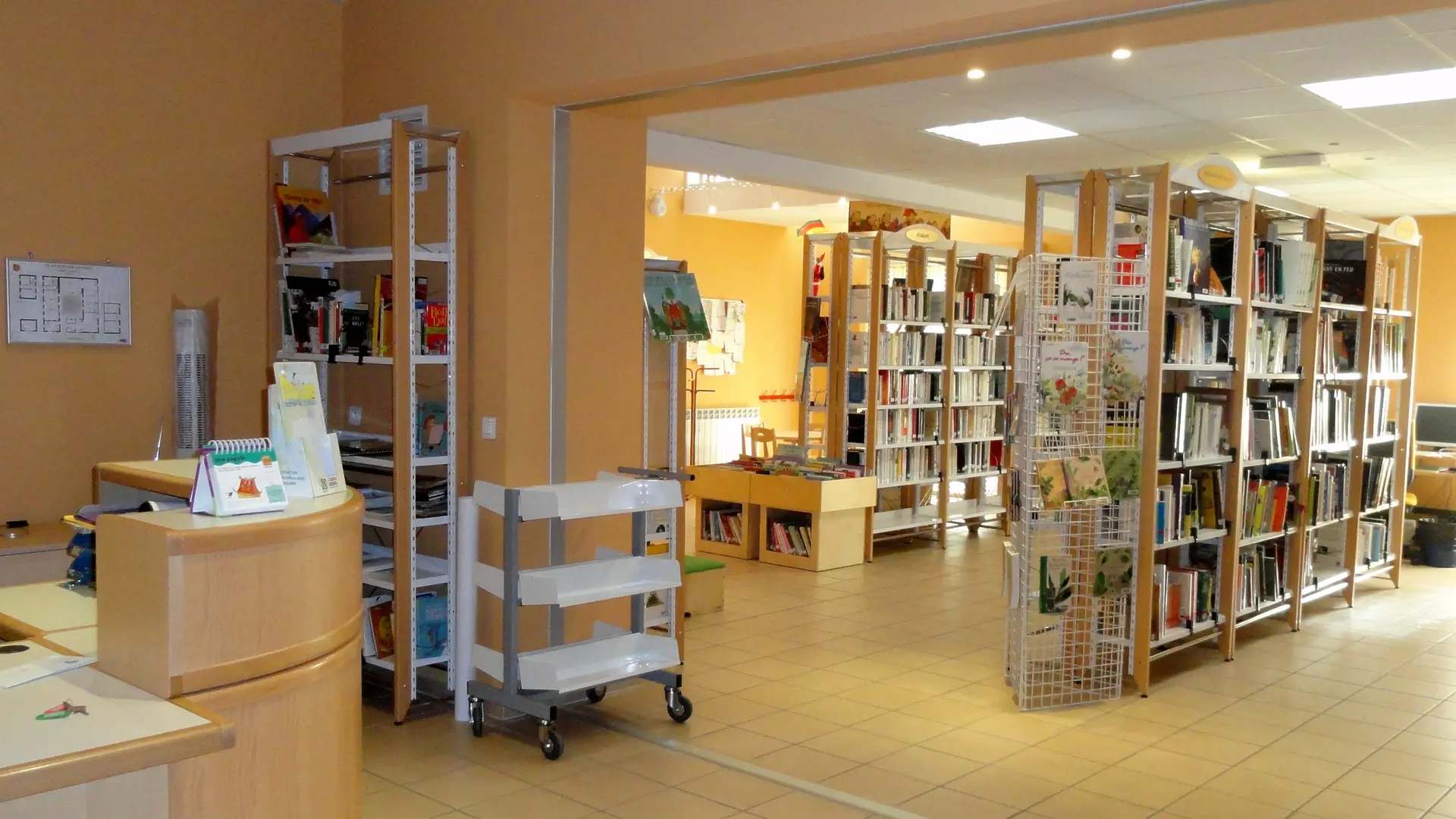 Bibliothèque municipale d'Aureille_Aureille_salle