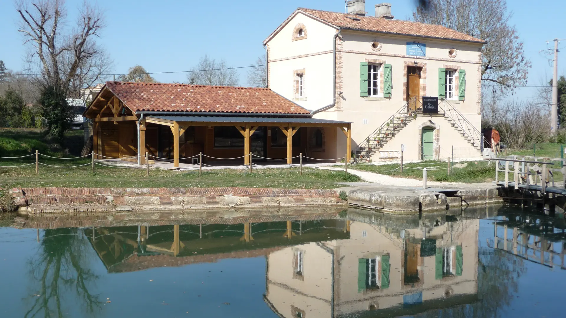 Chez Gabriel Resto Guinguette Lacourt Saint Pierre