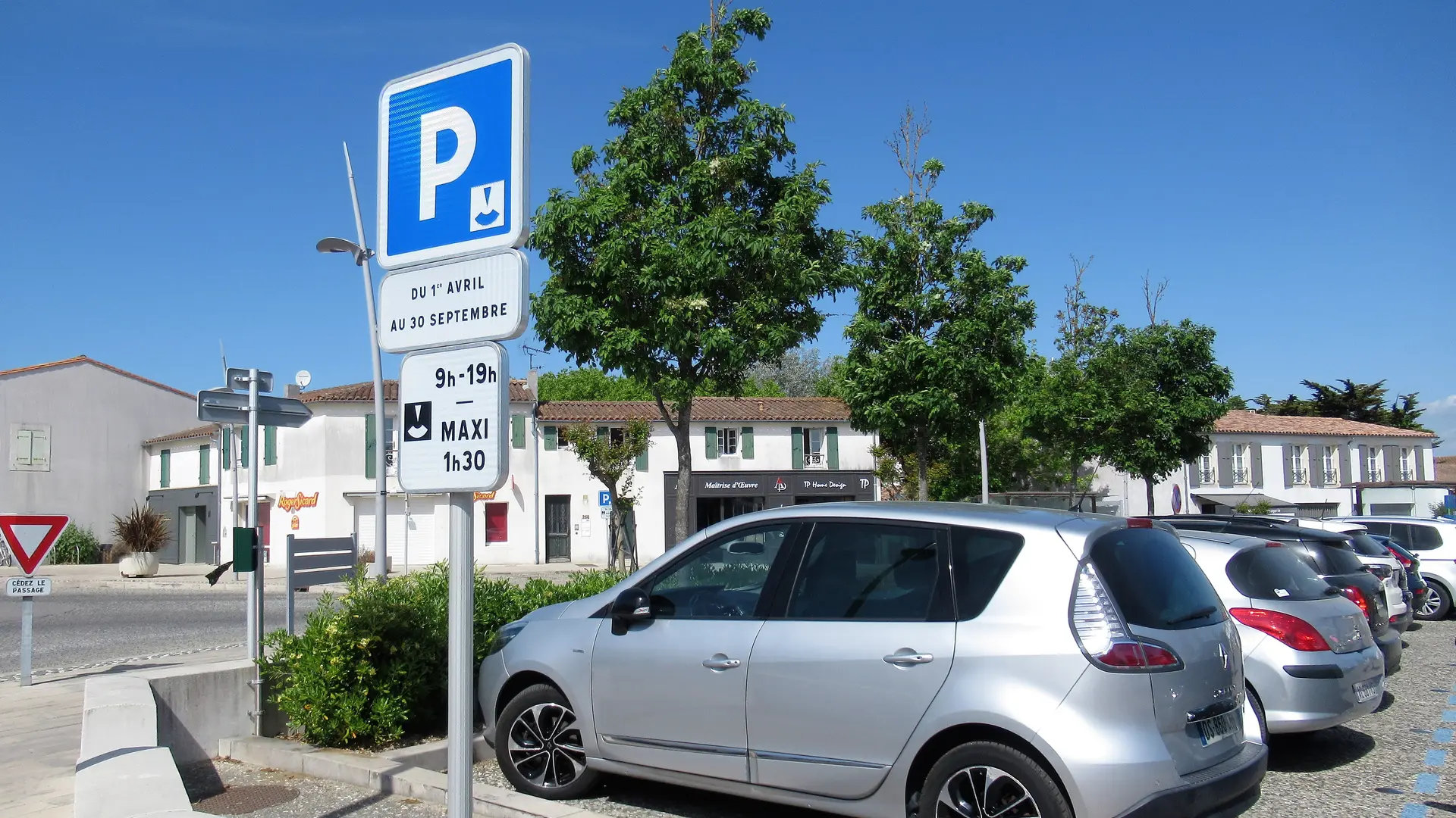 Parking place des Lions