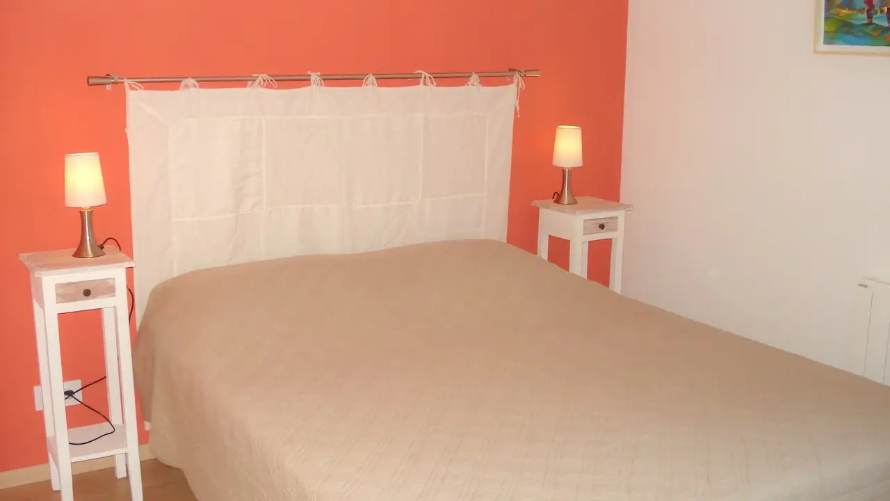 Chambre Soleil levant , 1 lit double et 1 lit de 80