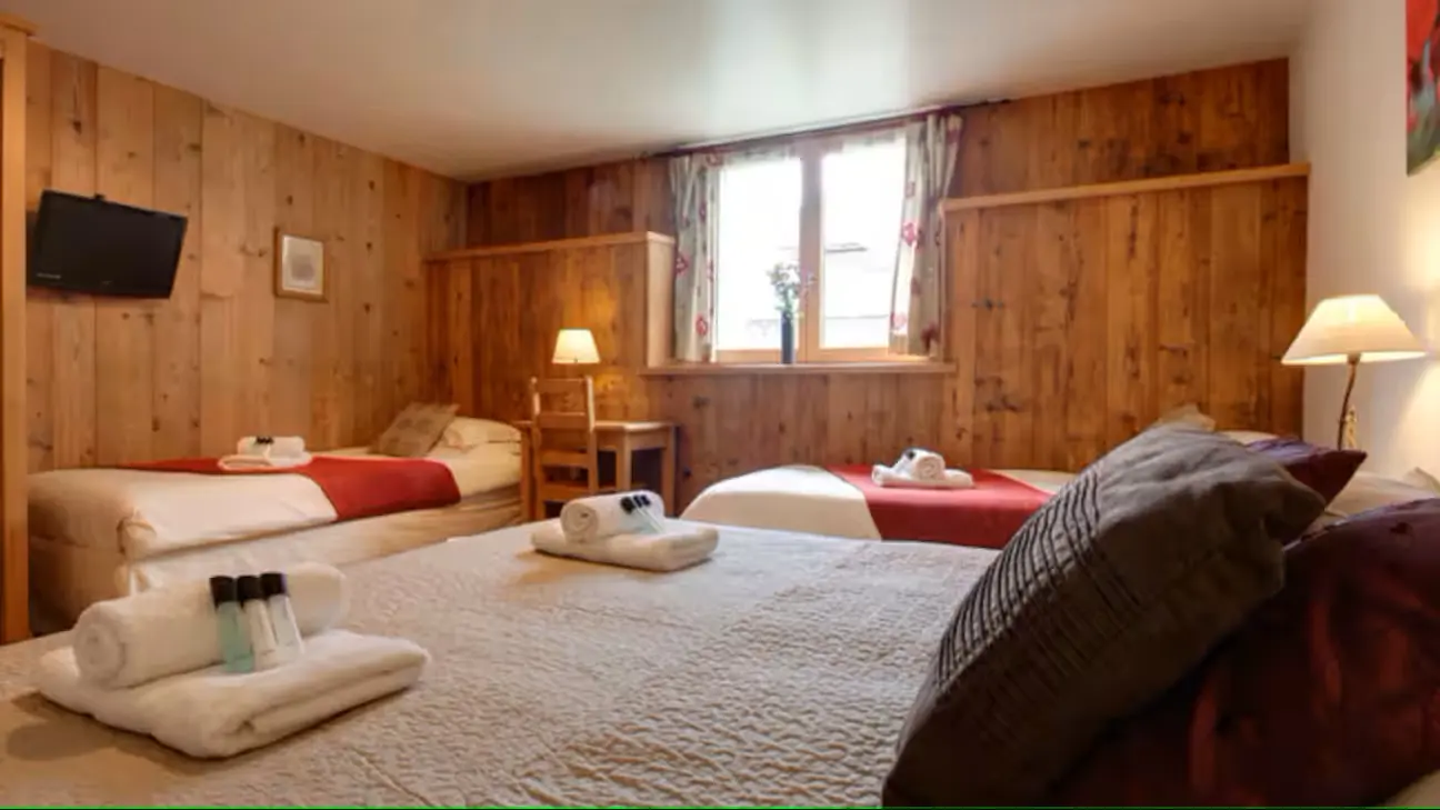 chambre 1 lit double et lits simples
